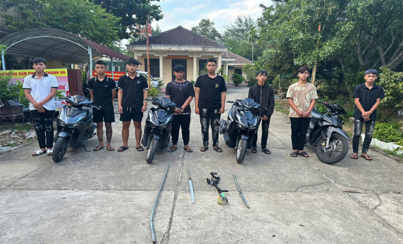 Công an Hội An Tây truy bắt nhanh nhóm tuổi teen mang tuýp sắt, súng ná tấn công người đi đường -1