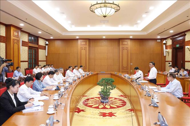 Kết luận số 185-KL/TW: Tăng cường lãnh đạo, chỉ đạo công tác tổ chức đại hội đảng bộ các cấp -0