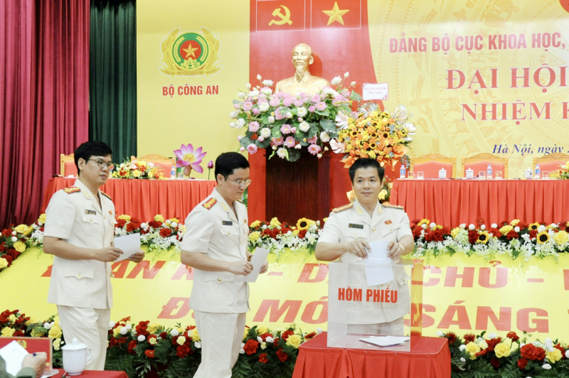 Phát huy hiệu quả hơn nữa vai trò chủ trì trên mặt trận khoa học, công nghệ, chiến lược, lý luận của lực lượng CAND -0