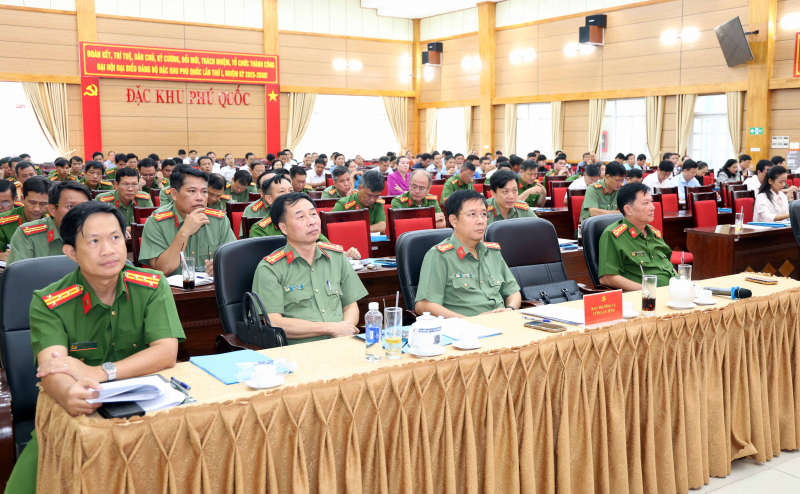 Huy động sức mạnh tổng hợp xây dựng đặc khu Phú Quốc thành “Đơn vị kiểu mẫu về ANTT và văn minh đô thị” -0