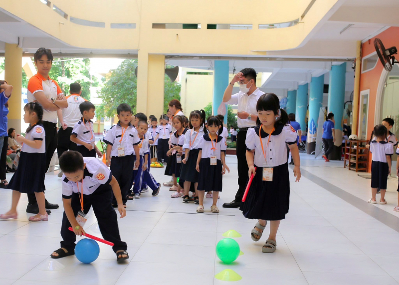 Nghiêm cấm việc ép buộc học sinh may, mua đồng phục trong năm học mới -0