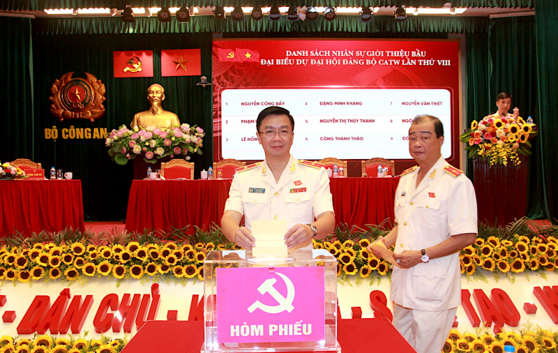 Phát huy vai trò công tác chính trị, tư tưởng trong các mặt công tác Công an -0