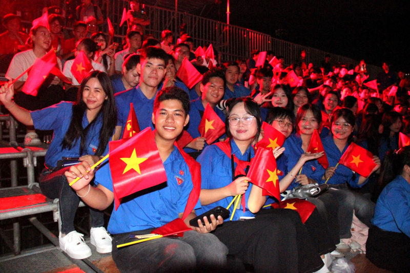 Đặc sắc chương trình chính luận nghệ thuật “Thời cơ vàng”  -0