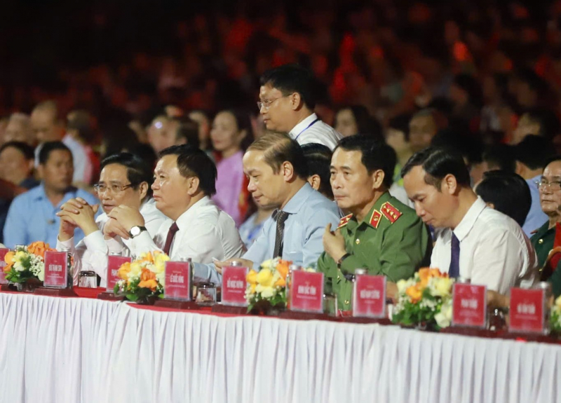 គំនួសពណ៌នៃកម្មវិធីនយោបាយ និងសិល្បៈ