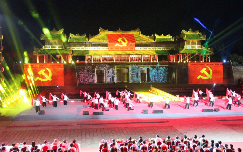 Đặc sắc chương trình chính luận nghệ thuật “Thời cơ vàng”  -0