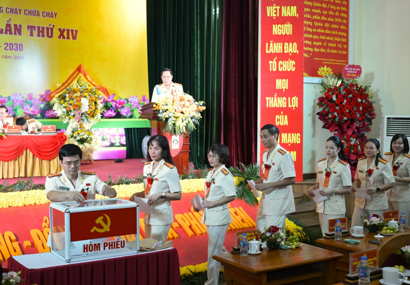 Tiếp tục đổi mới nội dung, chương trình, phương pháp đào tạo, nghiên cứu -0