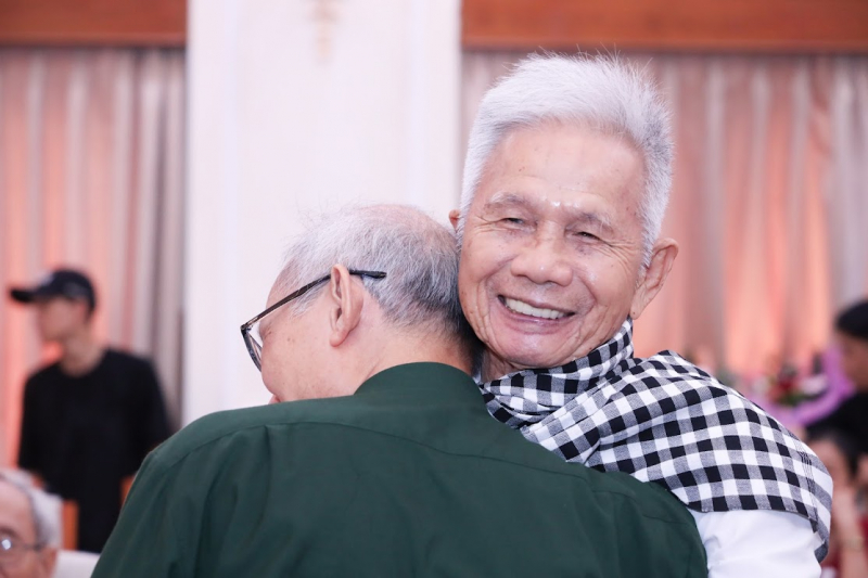  Xúc động tri ân các “nhà giáo đi B” – nhân chứng của một thời hoa lửa -0