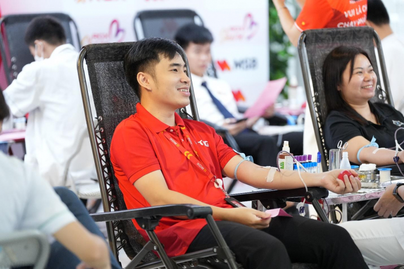 Giọt thương 2025: Cán bộ, nhân viên ROX Group chung tay hiến máu, lan tỏa giá trị sống đẹp  -0