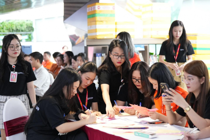 Giọt thương 2025: Cán bộ, nhân viên ROX Group chung tay hiến máu, lan tỏa giá trị sống đẹp  -0