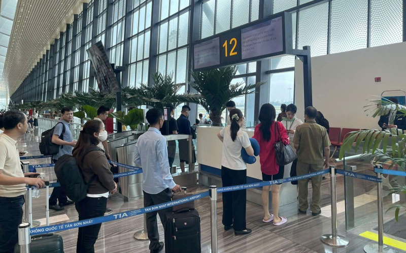Cao điểm 2/9, sân bay Tân Sơn Nhất dự kiến phục vụ 130.000 lượt khách mỗi ngày -0
