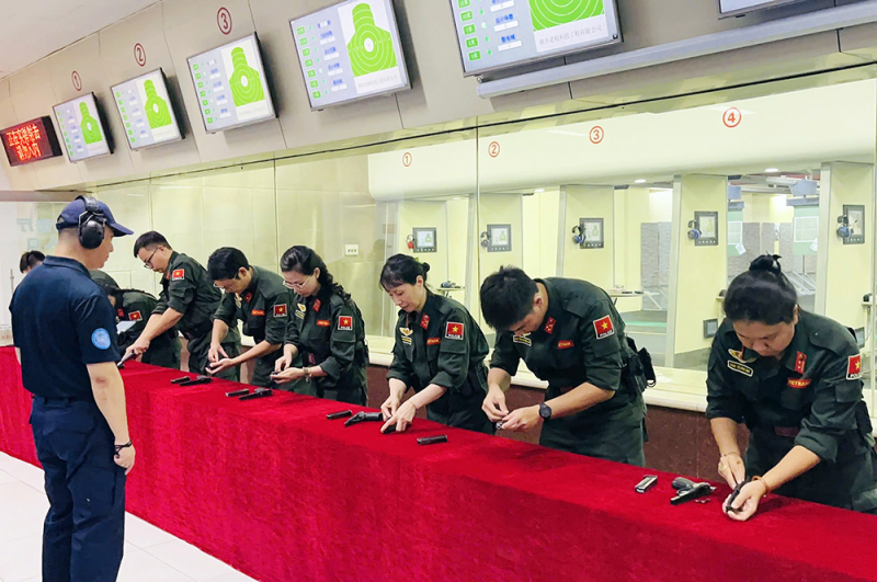 Sĩ quan công an Việt Nam xuất sắc vượt qua kỳ thi sát hạch năng lực gìn giữ hoà bình LHQ tại Trung Quốc -0