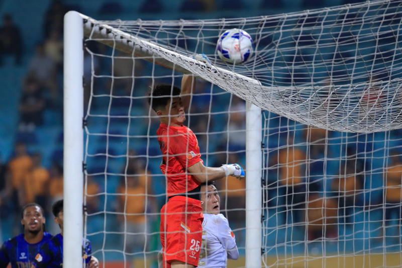 Hanoi FC បន្តការប្រកួតមិនឈ្នះក្នុង V.league 2025/2026 -0