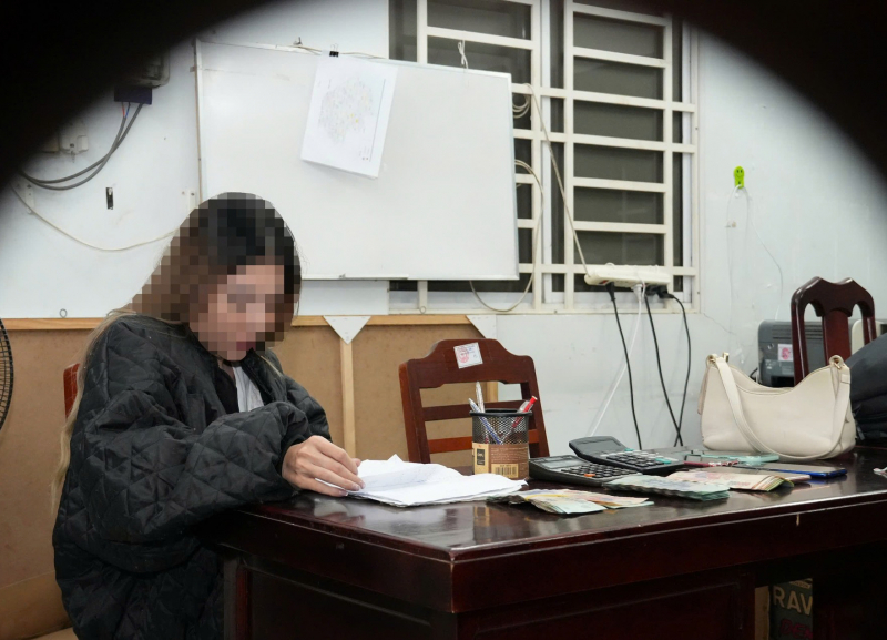 Triệt xóa 2 điểm ghi lô đề, phát hiện súng cùng hung khí nguy hiểm -0