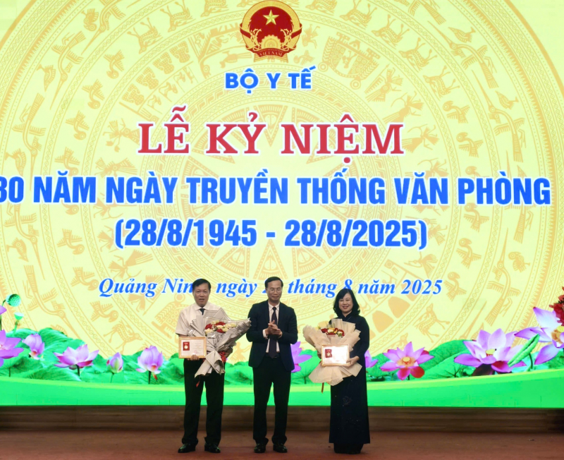 Ghi nhận những đóng góp thầm lặng của Văn phòng ngành Y tế trong 80 năm thành lập -0