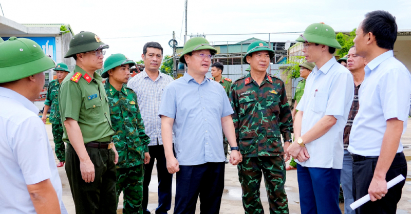 Công an Nghệ An xuất quân hỗ trợ các địa phương ven biển phòng, chống bão số 5 -0