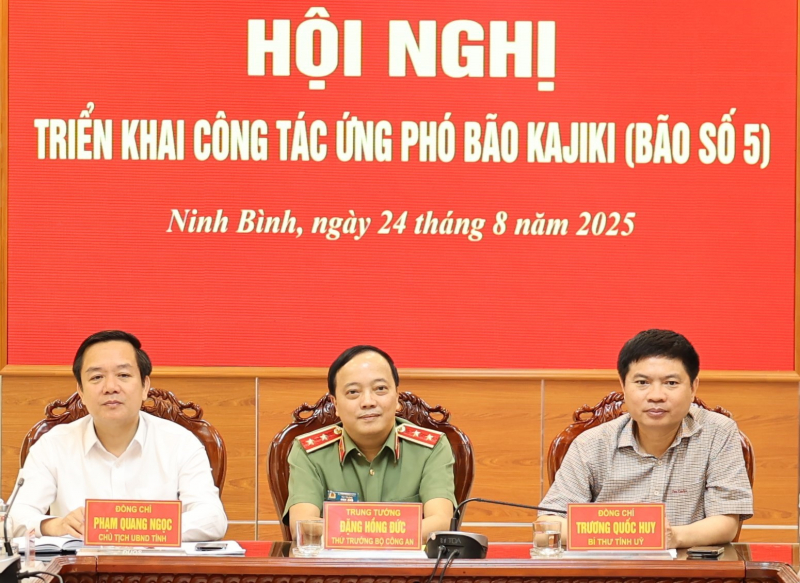 Thủ tướng họp khẩn ứng phó bão số 5: Bảo vệ tính mạng nhân dân là mục tiêu cao nhất -0