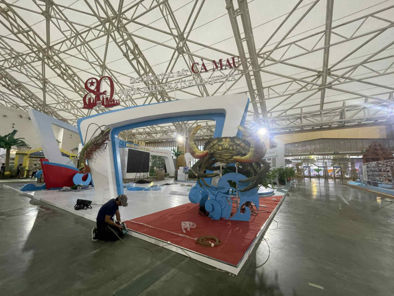 Các đơn vị gấp rút hoàn thiện các hạng mục tại Triển lãm 