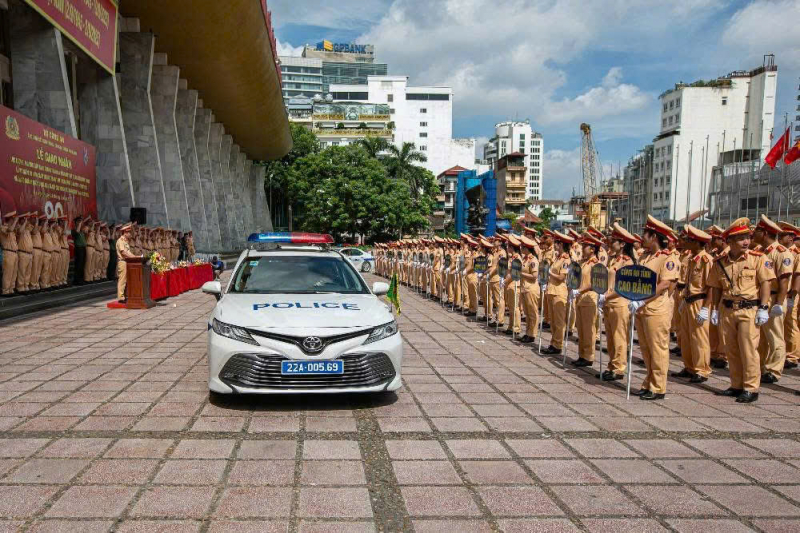 Sắc vàng hội tụ rực rỡ giữa lòng Thủ đô để phục vụ diễu binh, diễu hành -0