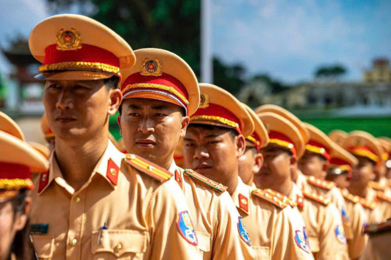 Sắc vàng hội tụ rực rỡ giữa lòng Thủ đô để phục vụ diễu binh, diễu hành -0