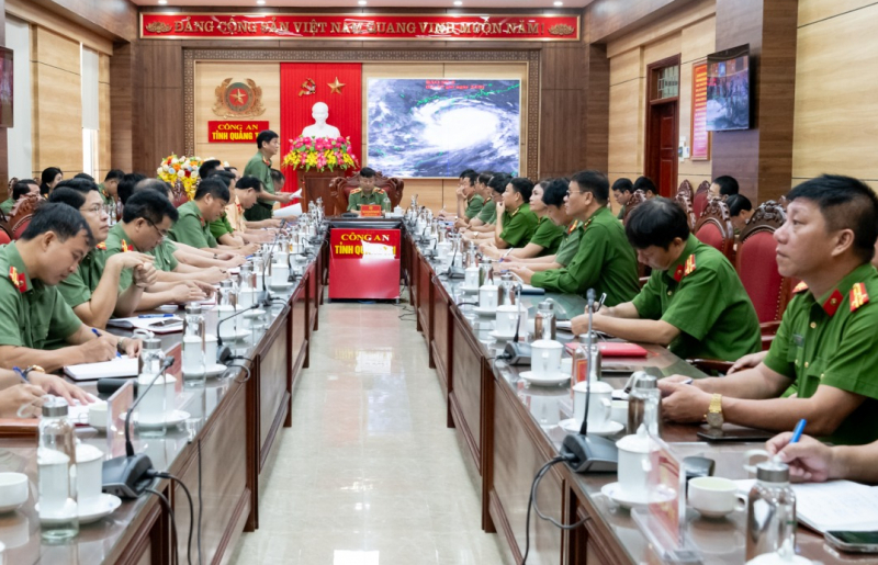 Công an Quảng Trị họp khẩn trực tuyến đến Công an các xã, phường, đặc khu phòng chống bão số 5 -0