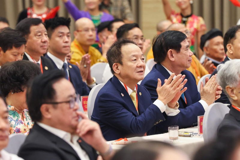 Doanh nhân Đỗ Quang Hiển được vinh danh nhờ thành tích xuất sắc đóng góp cho cộng đồng -0