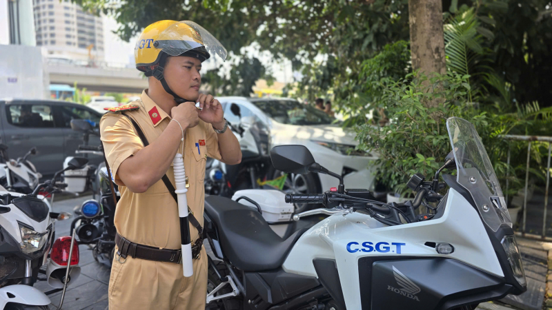 Sắc vàng hội tụ rực rỡ giữa lòng Thủ đô để phục vụ diễu binh, diễu hành -0