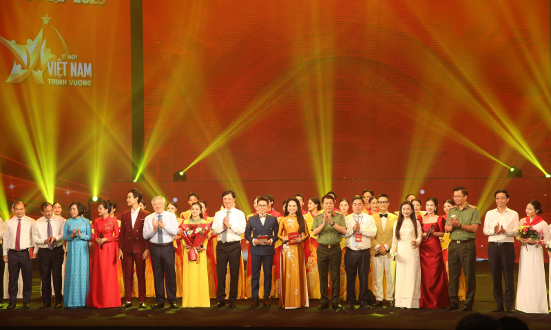 Chương trình “Sao Độc lập” năm 2025: Hào hùng, khơi dậy khát vọng tương lai -0