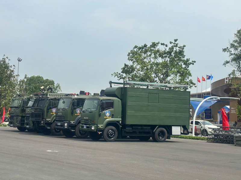 Sẵn sàng mang chào đón khách tham quan triển lãm “Công an nhân dân - 80 năm vì An ninh Tổ quốc, vì hạnh phúc nhân dân” -0