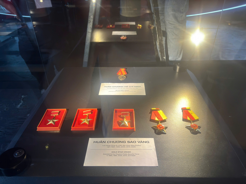 Sẵn sàng mang chào đón khách tham quan triển lãm “Công an nhân dân - 80 năm vì An ninh Tổ quốc, vì hạnh phúc nhân dân” -0