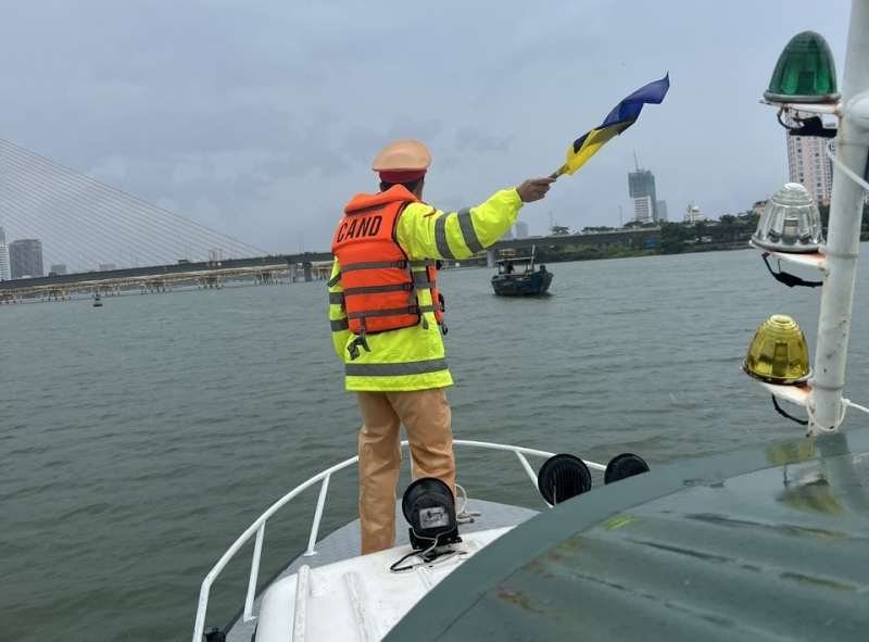 Đà Nẵng chủ động ứng phó bão số 5 theo phương châm “4 tại chỗ”, cấm biển từ 24/8 -0