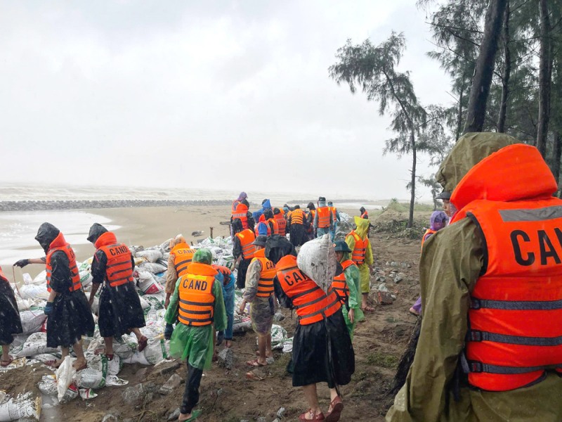 Phó Thủ tướng Trần Hồng Hà kiểm tra công tác hộ đê Hội Thống -0