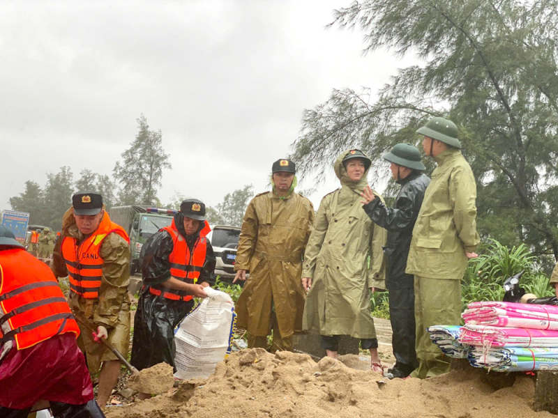 Phó Thủ tướng Trần Hồng Hà kiểm tra công tác hộ đê Hội Thống -0