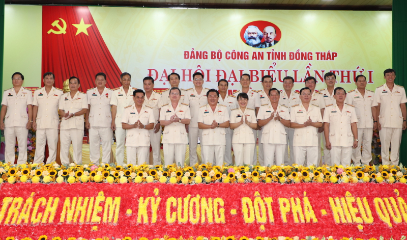 Xây dựng và lan tỏa hình ảnh chiến sĩ Công an tỉnh Đồng Tháp “Tận tâm với việc - Tận lực với dân” -0