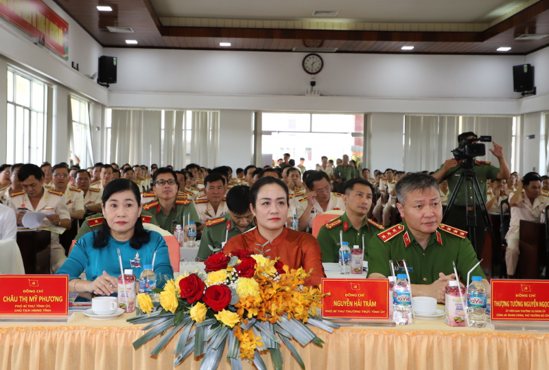 Xây dựng và lan tỏa hình ảnh chiến sĩ Công an tỉnh Đồng Tháp “Tận tâm với việc - Tận lực với dân” -0