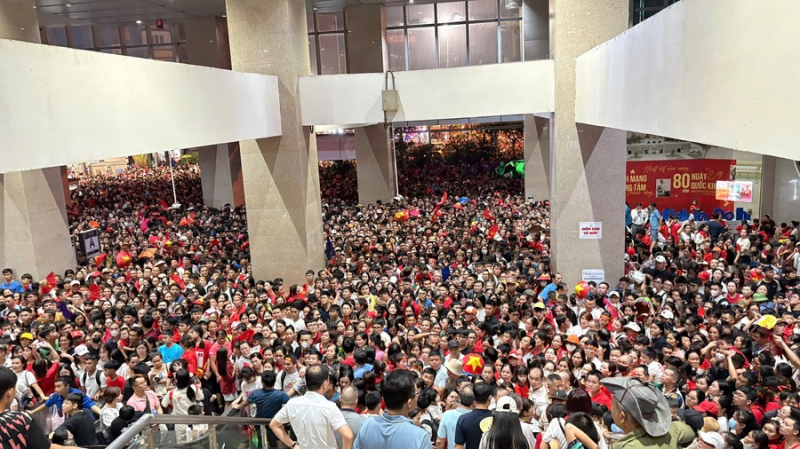 Hanoi Metro makes many recommendations to passengers traveling during peak days of the A80 -0 event