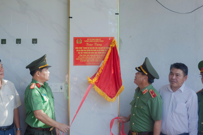 Đà Nẵng thắp lửa những ngôi nhà mới, xóa dột nát cho hơn 12.298 hộ dân. -0