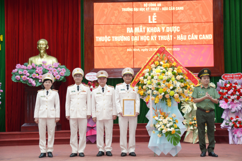 Xây dựng Khoa Y Dược trở thành địa chỉ tin cậy về đào tạo nguồn nhân lực Y tế chất lượng cao -0