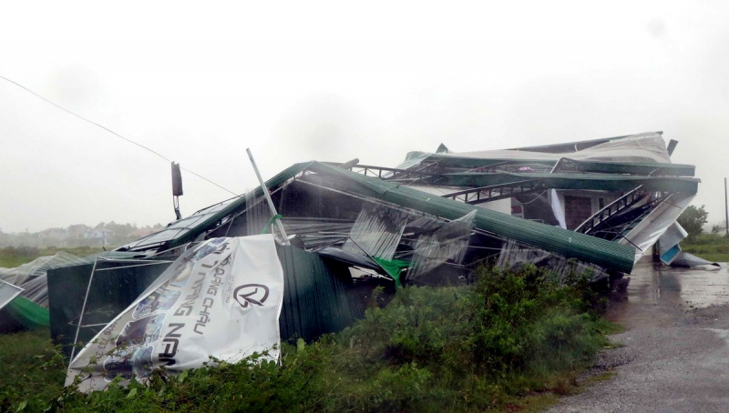 Thiệt hại ban đầu sau khi bão số 5 đổ bộ vào đất liền -0