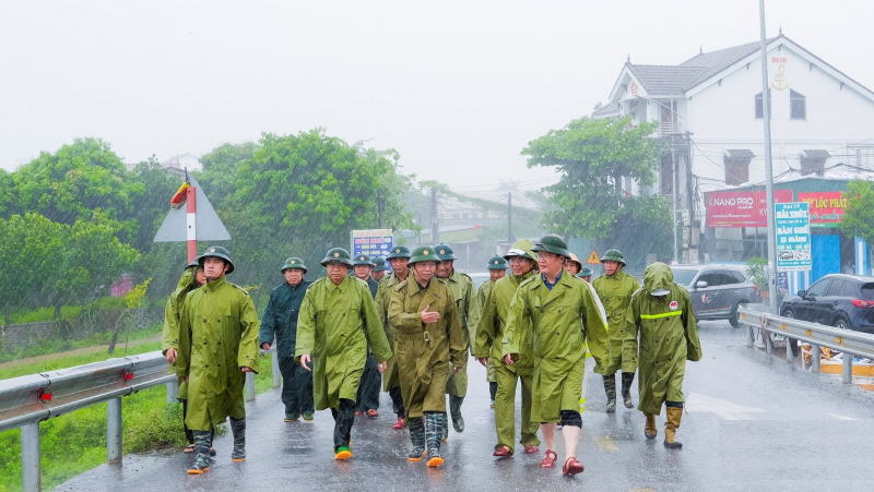 Bão số 5 đổ bộ, Phó Thủ tướng trực tiếp chỉ đạo công tác ứng phó -0