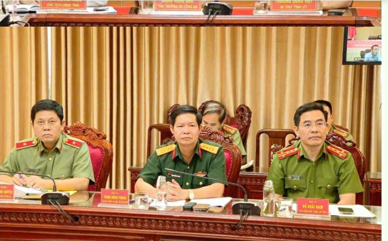 Thủ tướng họp khẩn ứng phó bão số 5: Bảo vệ tính mạng nhân dân là mục tiêu cao nhất -0