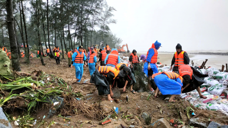 Phó Thủ tướng Trần Hồng Hà kiểm tra công tác hộ đê Hội Thống -0