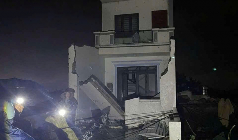 Giám đốc Công an tỉnh Ninh Bình trực tiếp chỉ đạo công tác khắc phục hậu quả mưa bão gây ra -0