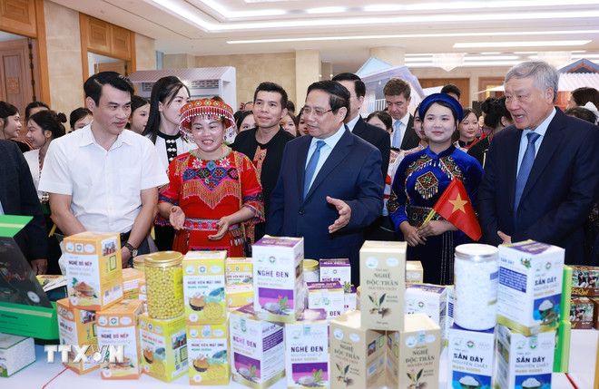 ''Hoàn thành xóa nhà tạm, nhà dột nát là công trình đặc biệt của ý Đảng, lòng dân'' -0