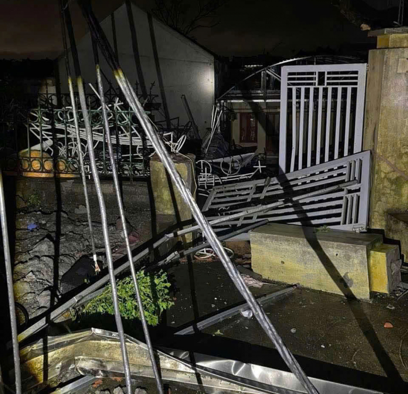 Ninh Bình xảy ra dông lốc mạnh khiến 1 người tử vong do nhà sập -1