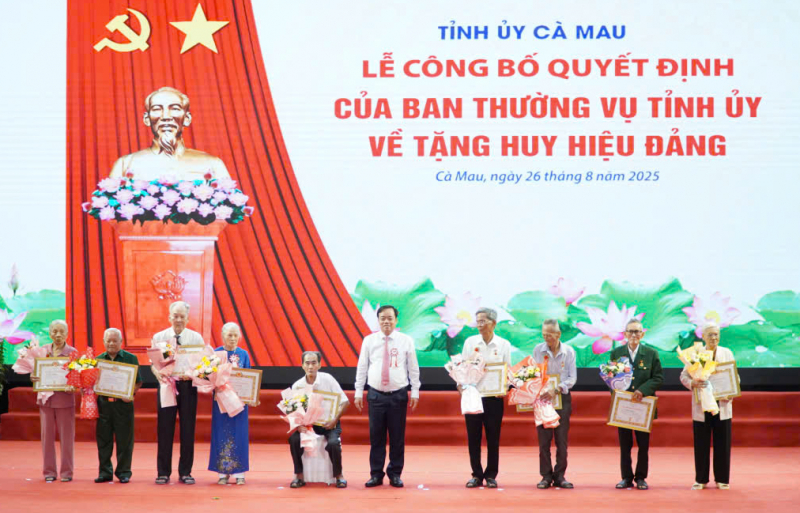 Cà Mau tổ chức Lễ kỷ niệm 80 năm Cách mạng tháng Tám và Quốc khánh 2/9 -1