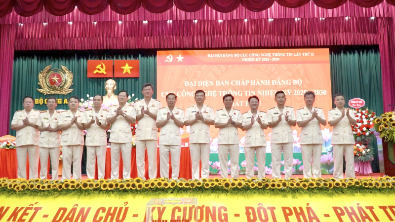 Tham mưu chiến lược, xây dựng hoàn thiện nhanh hạ tầng số trong CAND -0