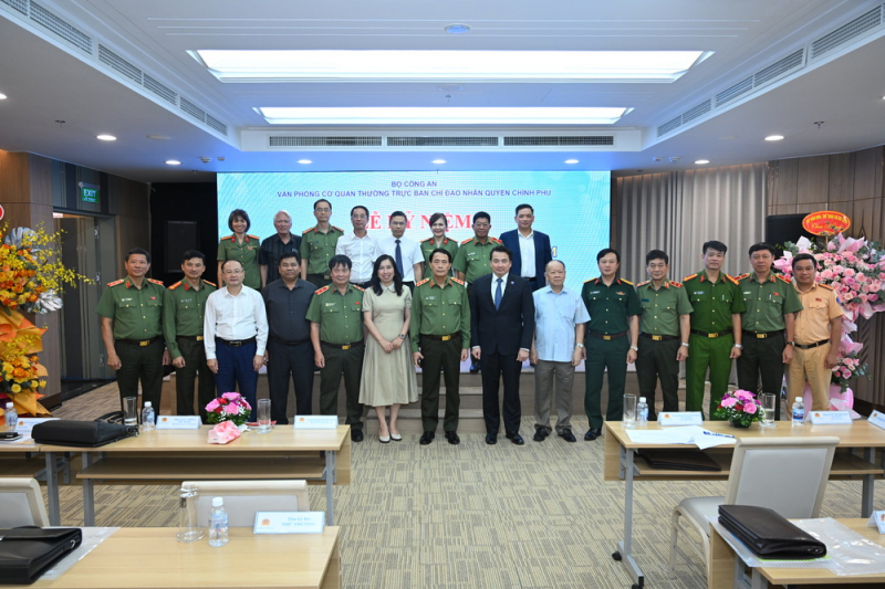 Tạp chí Nhân quyền cần phải có một diện mạo mới, một sức mạnh khác và trưởng thành hơn trong kỷ nguyên mới -0