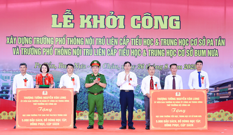 Thứ trưởng Nguyễn Văn Long dự Lễ khởi công 2 trường học nội trú biên giới Lai Châu -0
