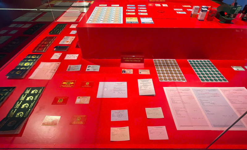 Những hiện vật lưu dấu 80 năm xây dựng và trưởng thành lực lượng CAND -0