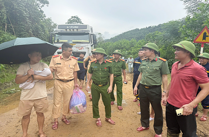 Cương quyết không để người dân 2 xã Yên Nhân, Bát Mọt đói và khát -1